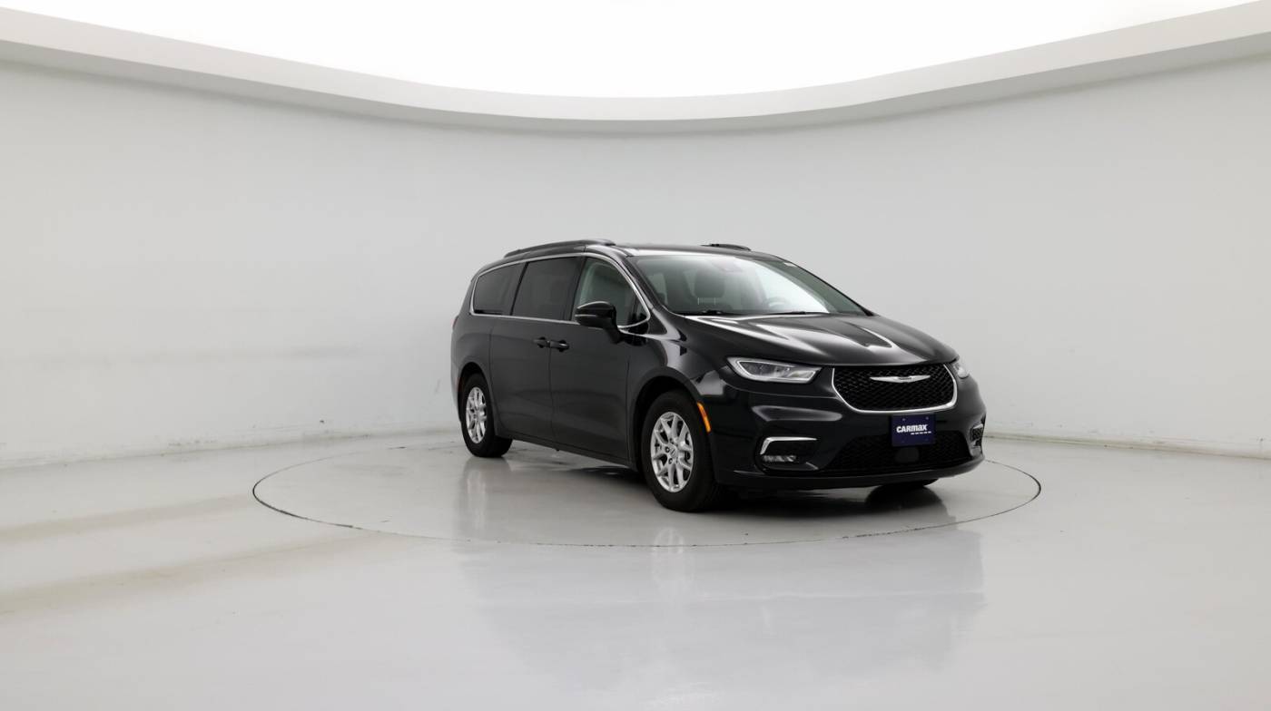 2022 Chrysler Pacifica Touring L — Minivan — 29,300 mi — Merriam, KS
