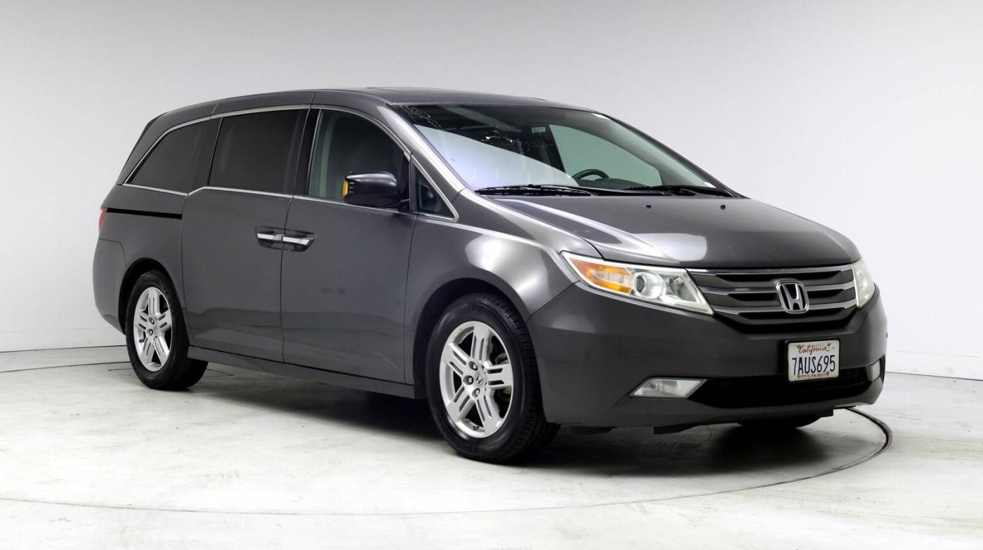 2013 Honda Odyssey Touring — Minivan — 89,878 mi — San Diego, CA