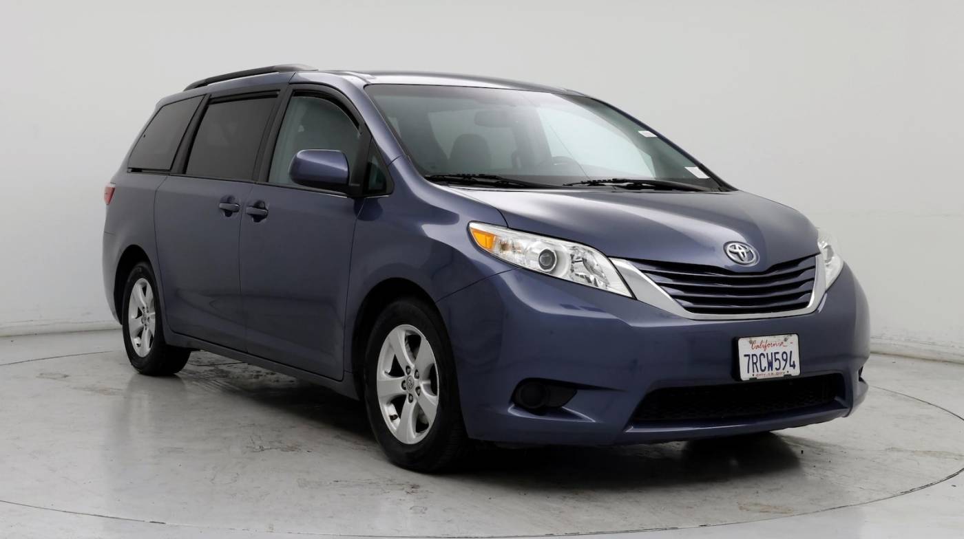 2016 Toyota Sienna LE — Minivan — 79,907 mi — San Diego, CA