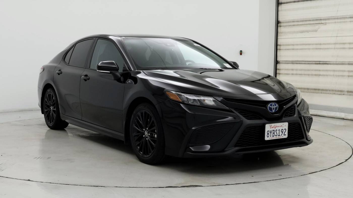 2022 Toyota Camry Hybrid SE — Sedan — 18,152 mi — San Diego, CA