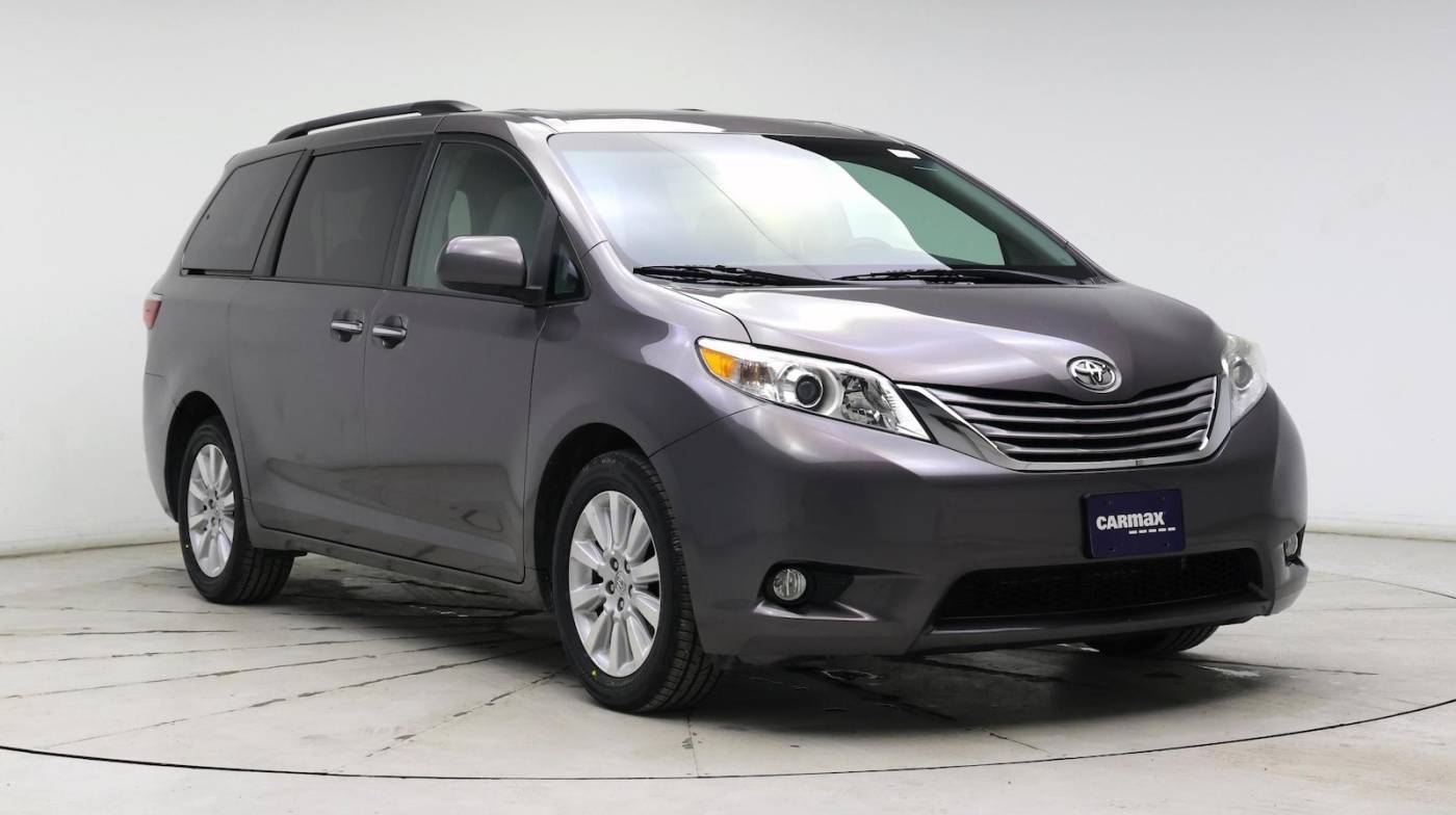 2015 Toyota Sienna XLE — Minivan — 62,658 mi — Kenosha, WI