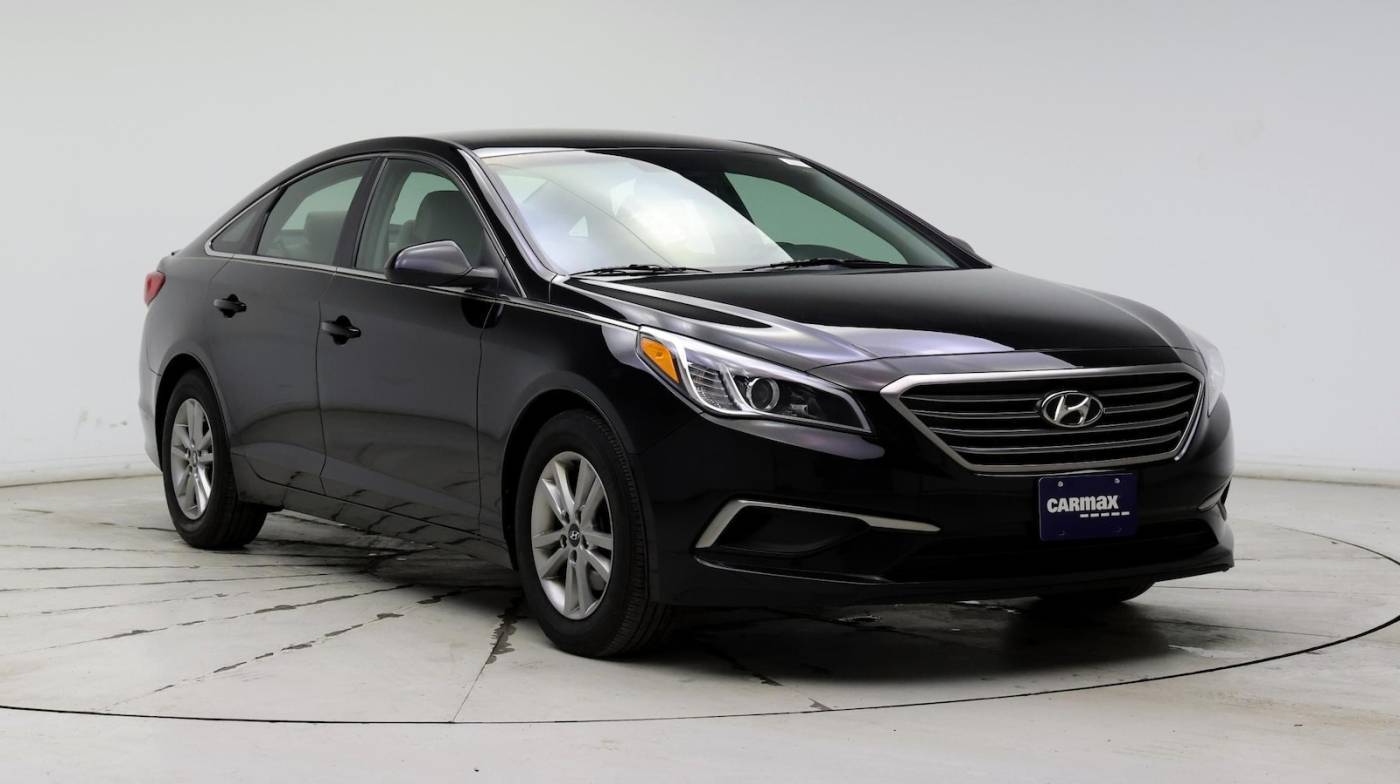 2016 Hyundai Sonata SE — Sedan — 96,796 mi — Kenosha, WI