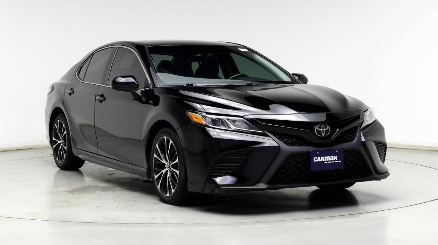 2018 Toyota Camry SE — Sedan — 97,384 mi — Kenosha, WI