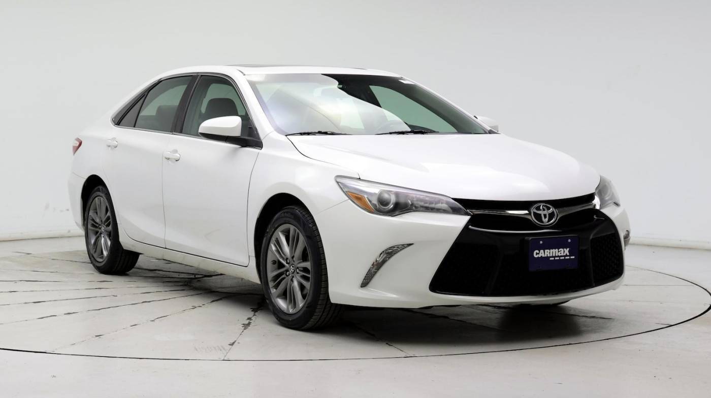 2017 Toyota Camry SE — Sedan — 93,889 mi — Kenosha, WI