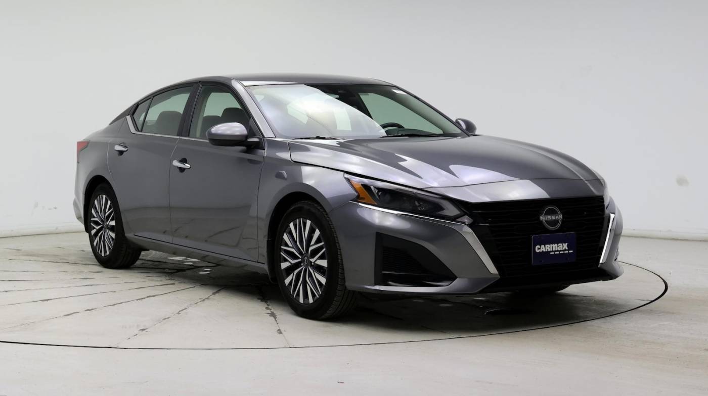 2023 Nissan Altima SV — Sedan — 21,181 mi — Kenosha, WI