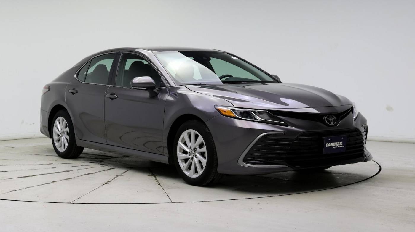 2024 Toyota Camry LE — Sedan — 27,351 mi — Kenosha, WI