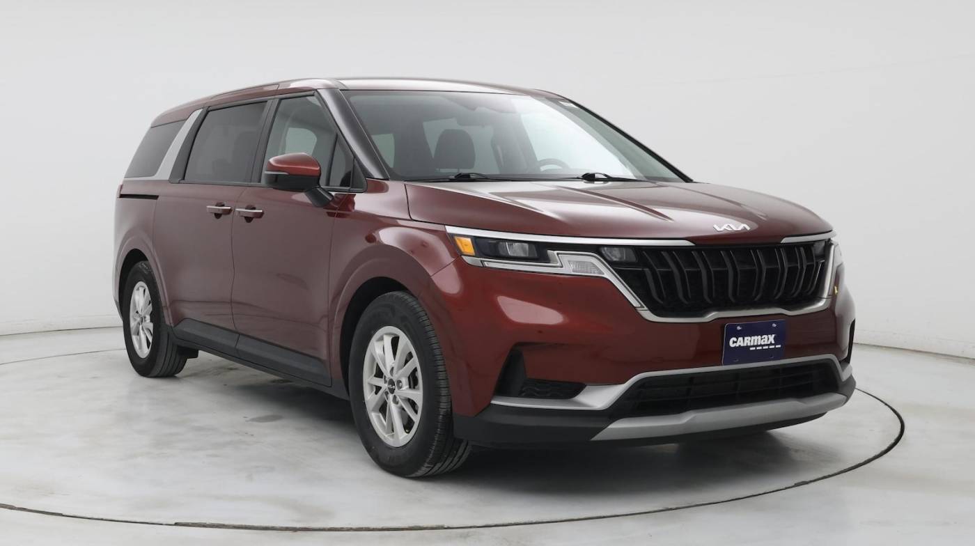 2023 Kia Carnival LXS — Minivan — 34,160 mi — Kenosha, WI