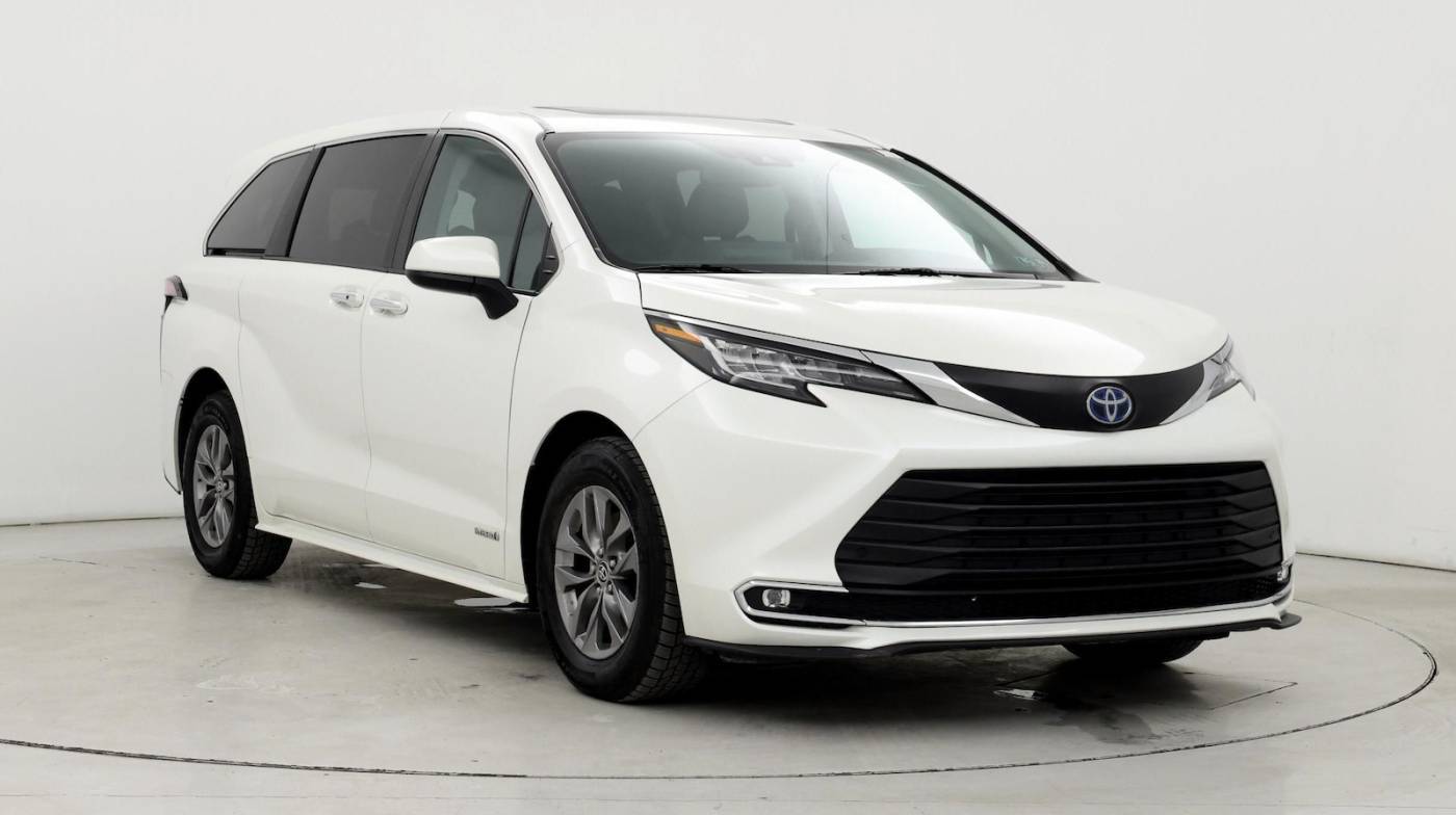 2021 Toyota Sienna XLE — Minivan — 36,784 mi — Knoxville, TN