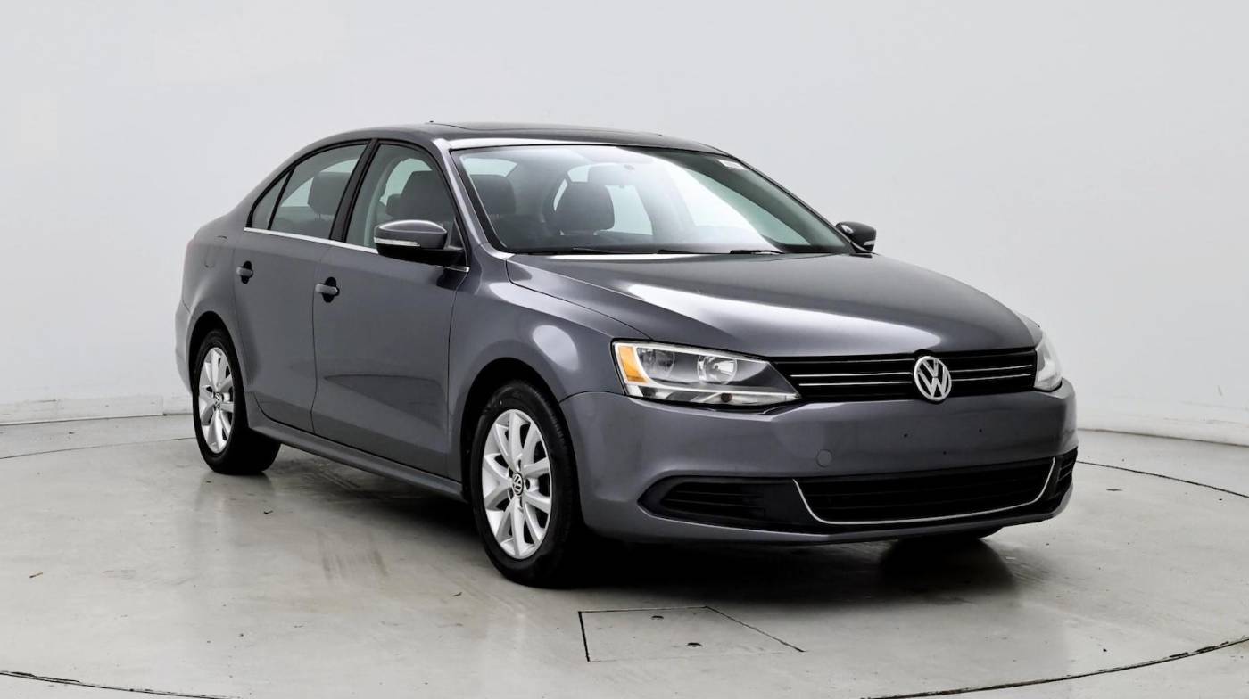 2014 Volkswagen Jetta 1.8T SE — Sedan — 94,070 mi — Knoxville, TN