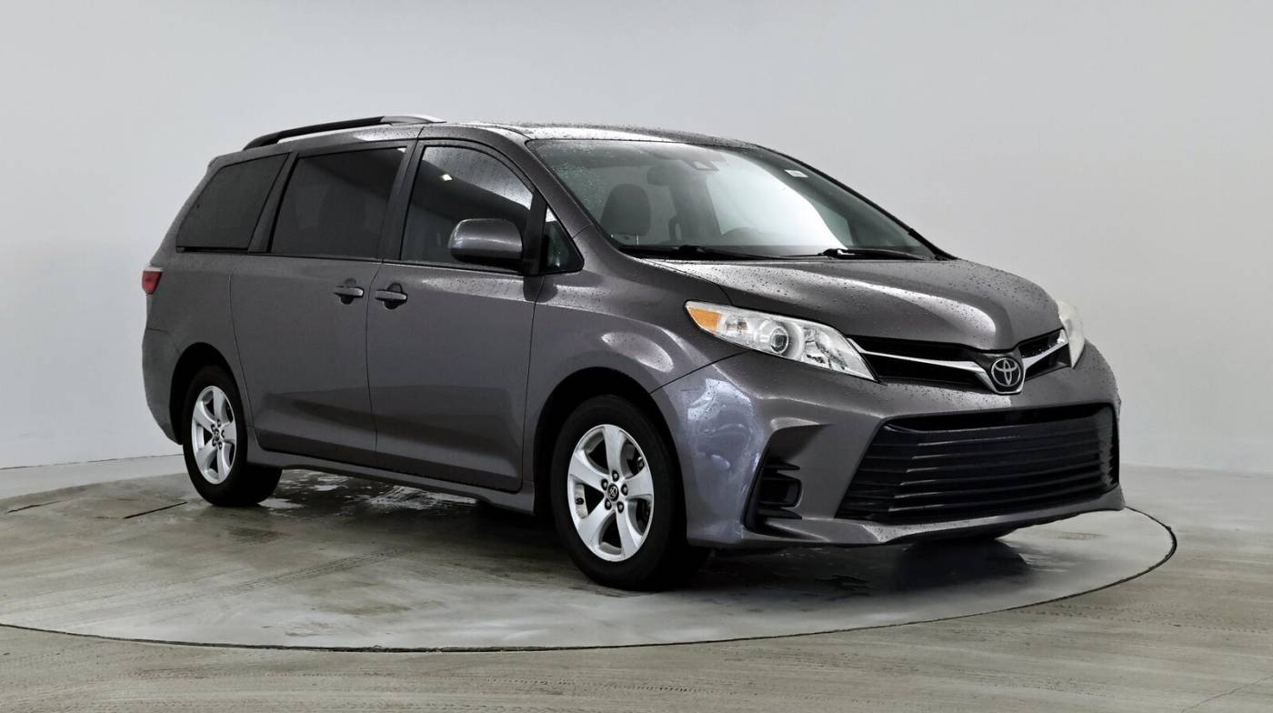 2019 Toyota Sienna LE — Minivan — 57,122 mi — Knoxville, TN