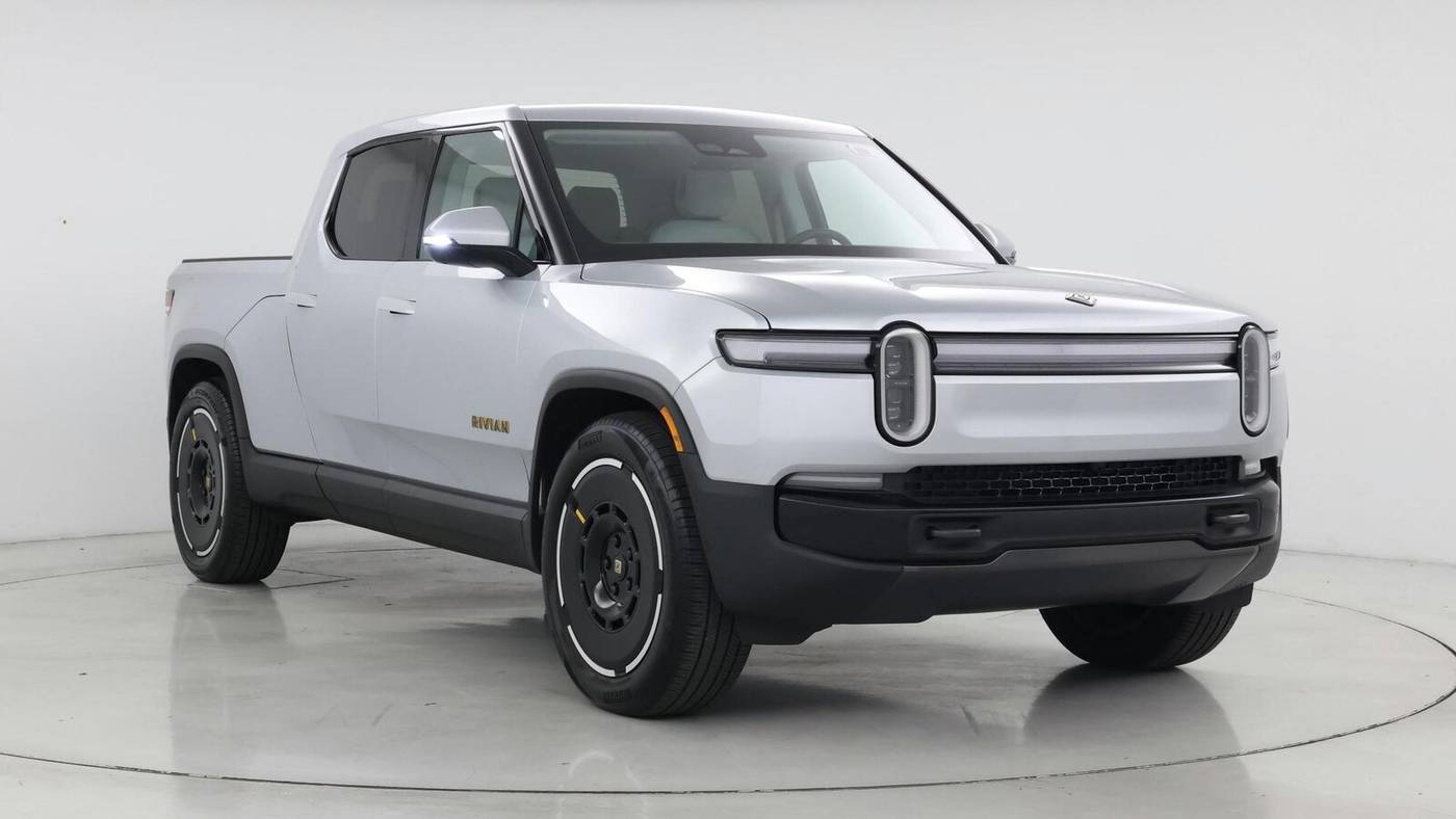 2025 Rivian R1T Premium — Pickup Truck — 5,615 mi — Inglewood, CA