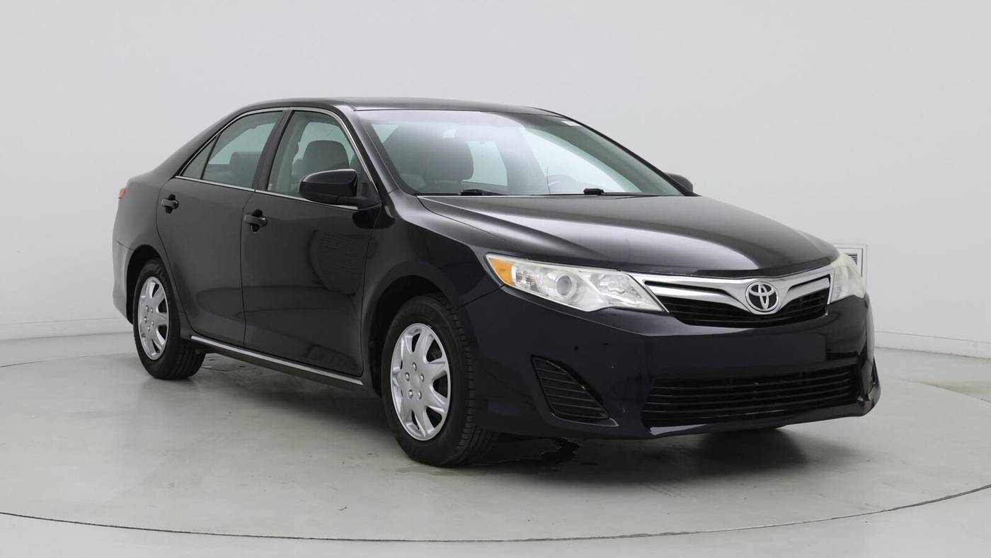 2014 Toyota Camry LE — Sedan — 75,332 mi — Inglewood, CA
