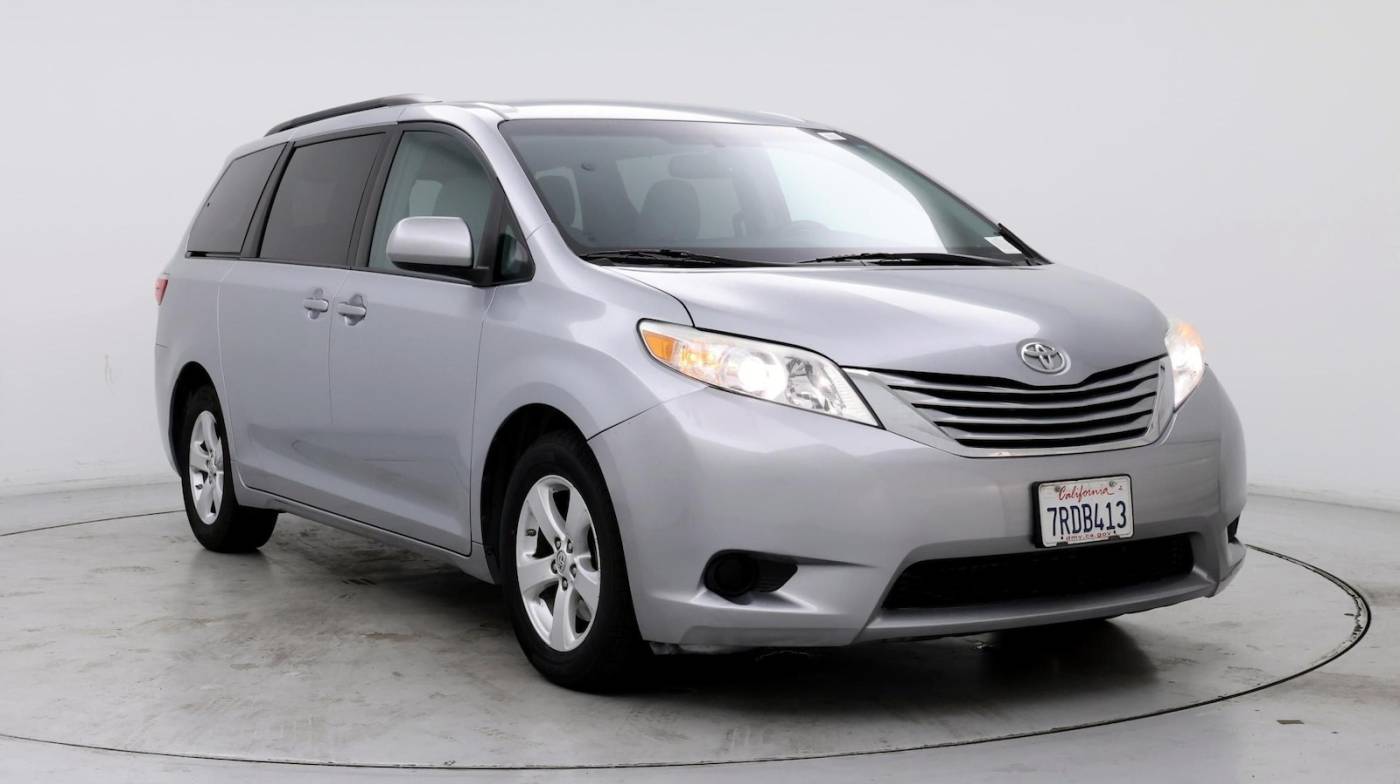 2016 Toyota Sienna LE — Minivan — 112,143 mi — Inglewood, CA