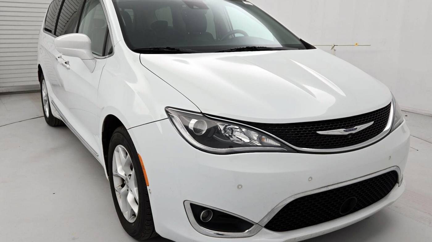 2018 Chrysler Pacifica Touring L Plus — Minivan — 67,061 mi — Louisville, KY