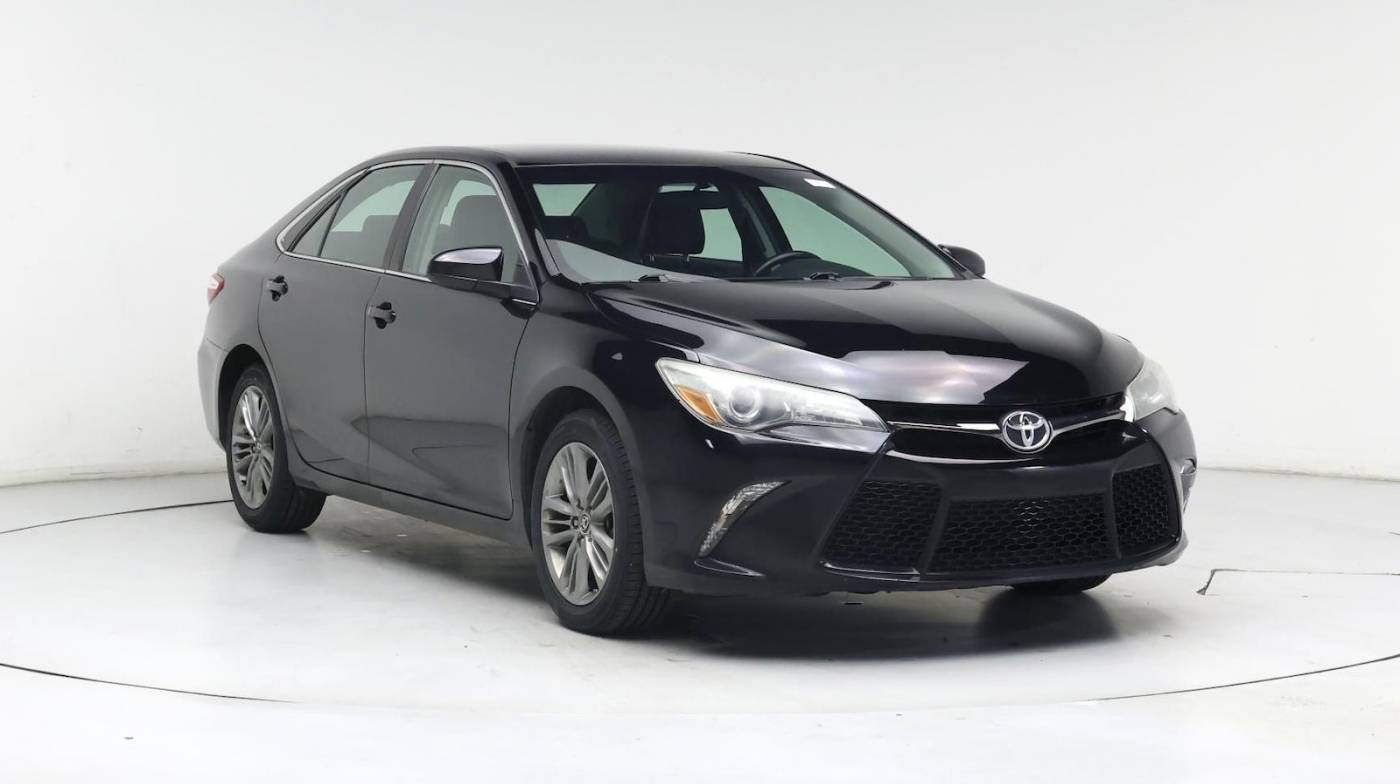 2016 Toyota Camry SE — Sedan — 64,201 mi — Memphis, TN