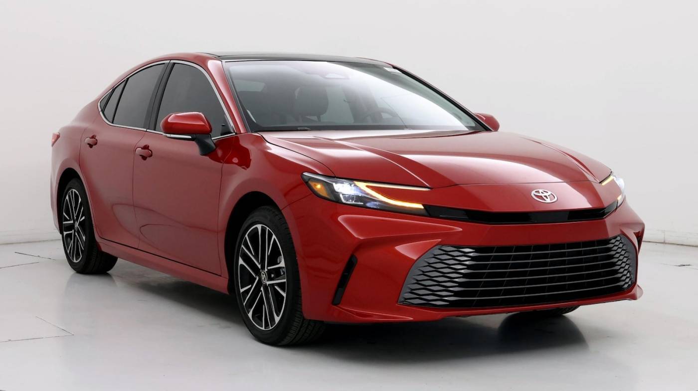 2025 Toyota Camry XLE — Sedan — 551 mi — Merrillville, IN