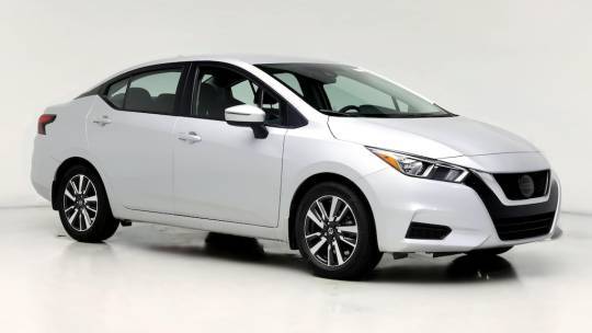 nissan versa white 2021