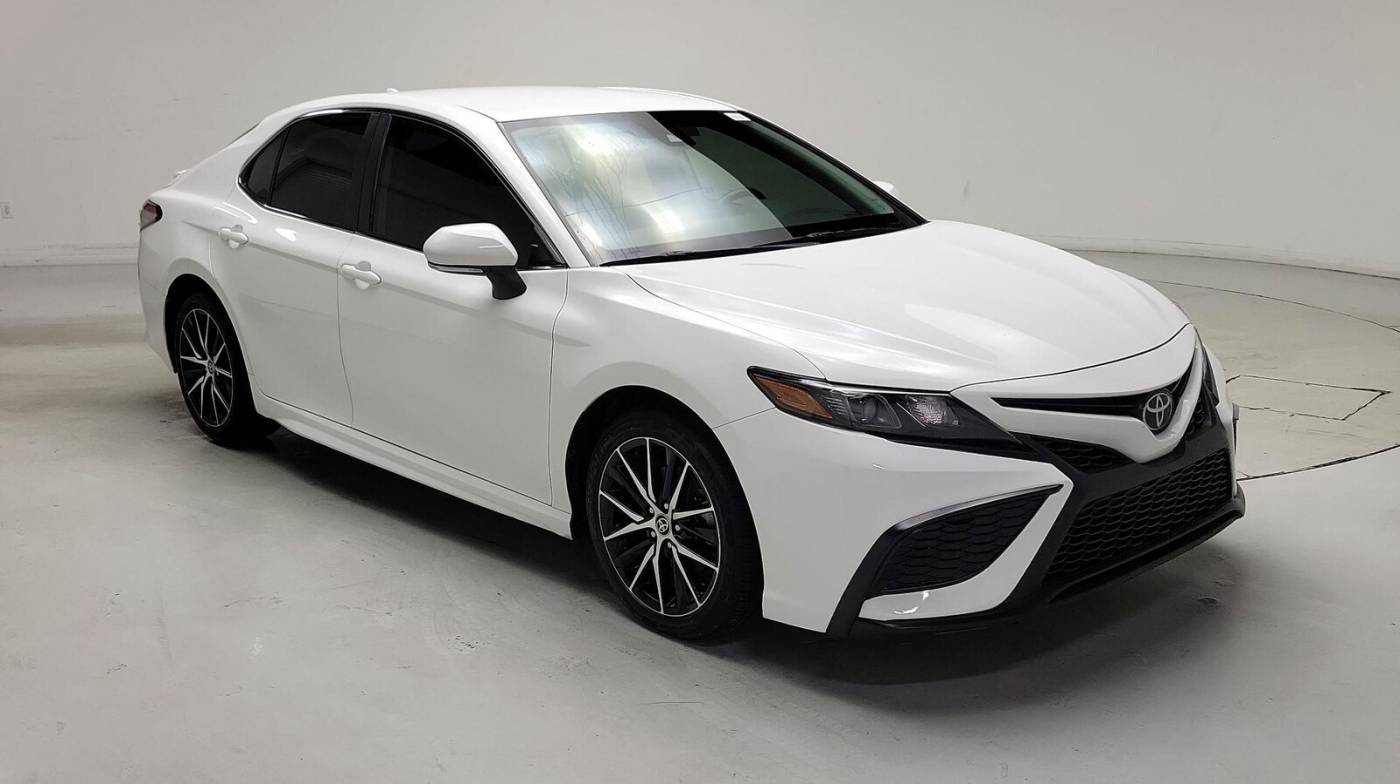 2022 Toyota Camry SE — Sedan — 41,798 mi — Miami Lakes, FL