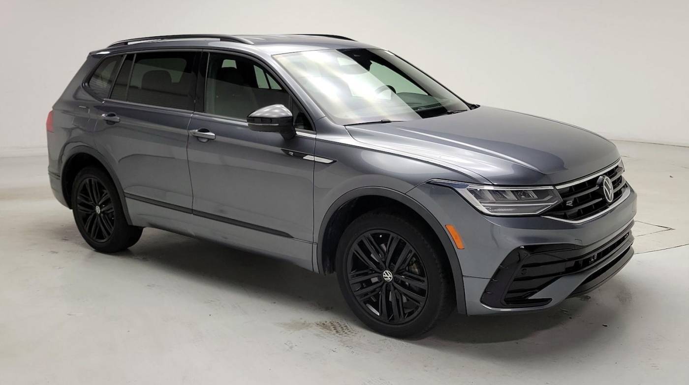 2022 Volkswagen Tiguan SE R-Line Black — SUV — 13,647 mi — Miami Lakes, FL