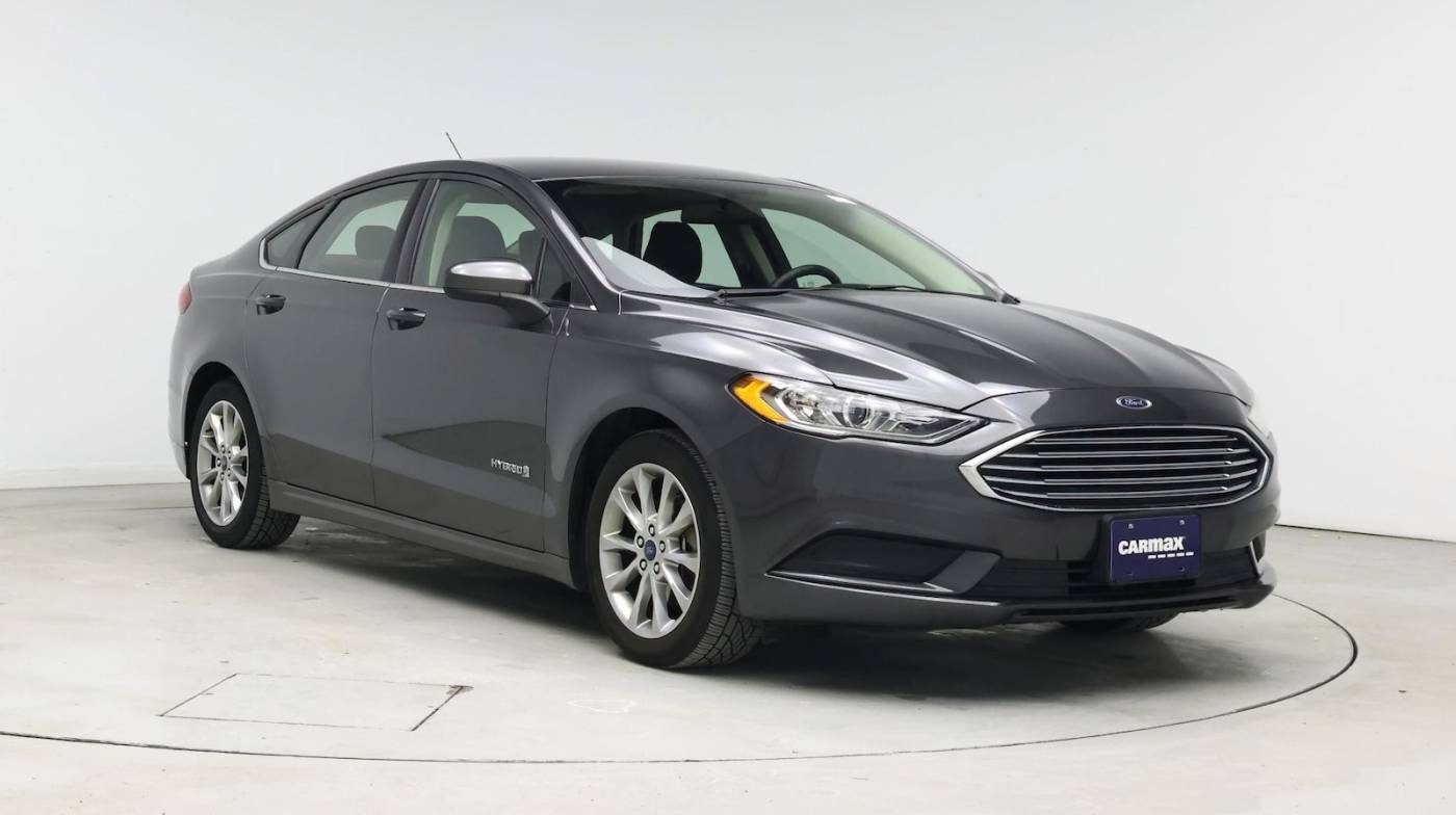 2017 Ford Fusion Hybrid SE — Sedan — 88,332 mi — Naperville, IL