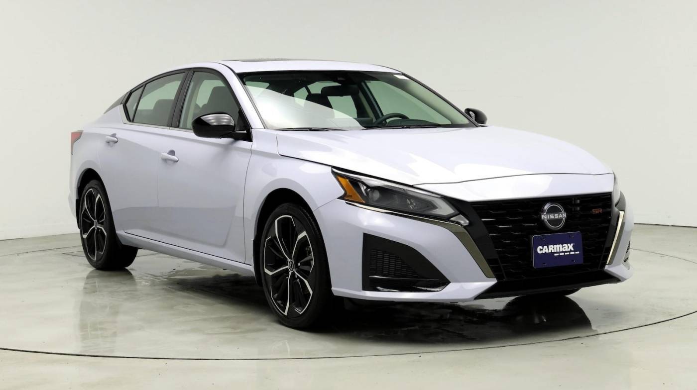 2023 Nissan Altima SR — Sedan — 5,957 mi — Naperville, IL
