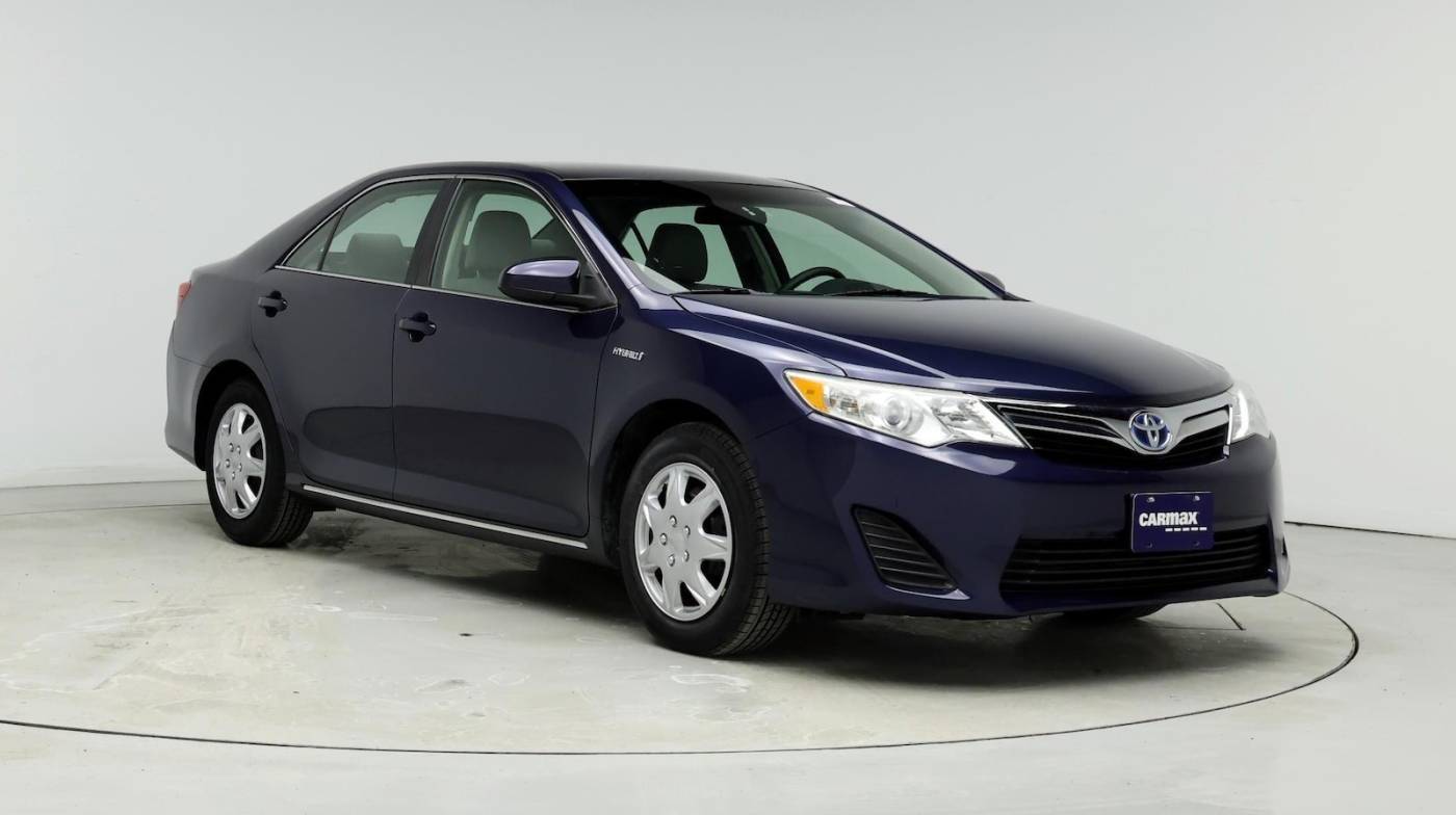 2014 Toyota Camry Hybrid LE — Sedan — 121,343 mi — Naperville, IL