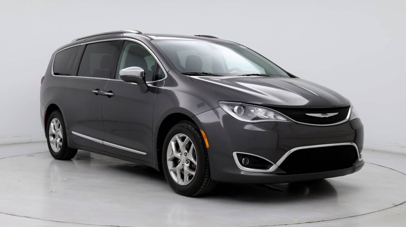 2019 Chrysler Pacifica Limited — Minivan — 50,668 mi — Naperville, IL