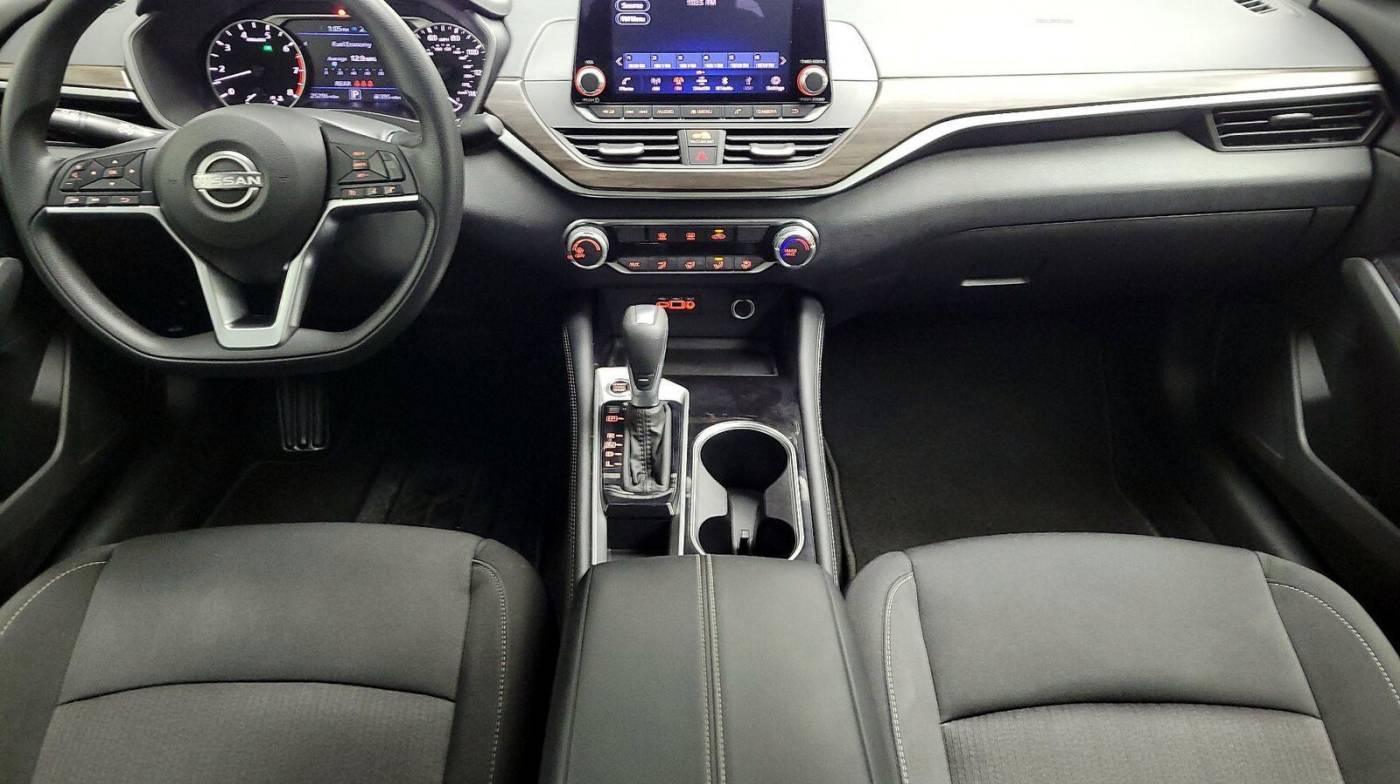 2023 Nissan Altima SV — Sedan — 25,296 mi — Naperville, IL