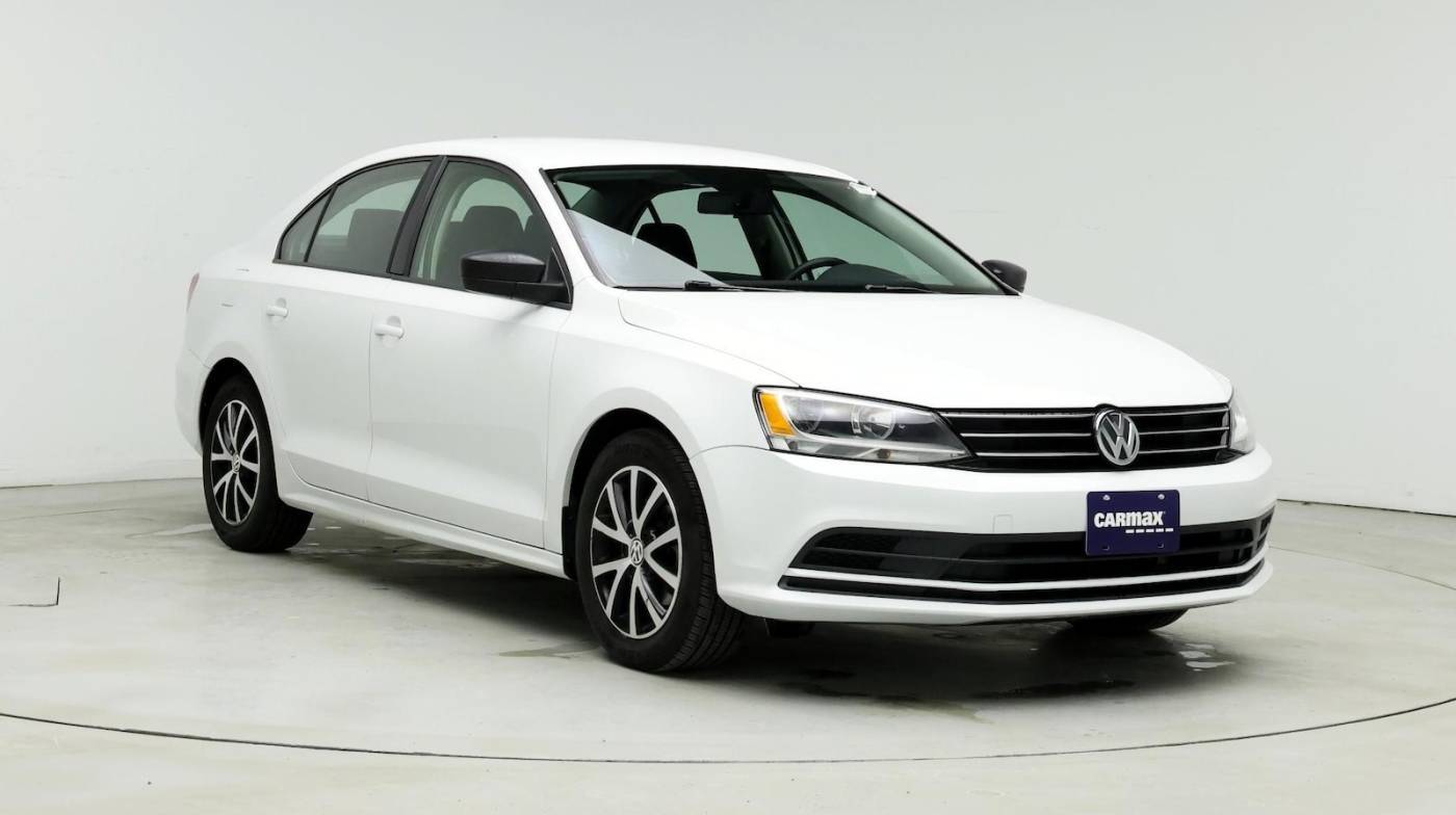 2016 Volkswagen Jetta 1.4T SE — Sedan — 84,401 mi — Naperville, IL