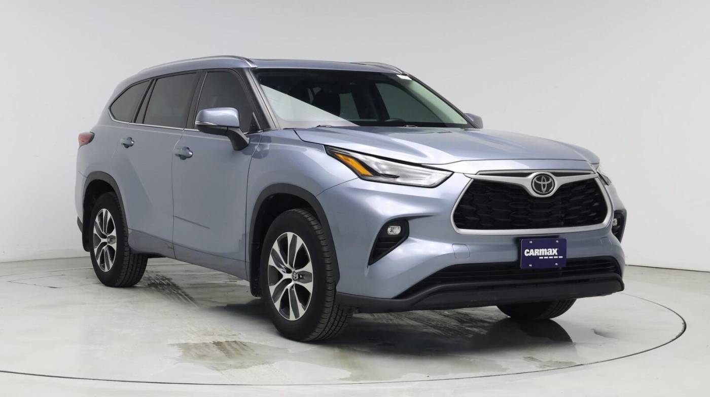 2021 Toyota Highlander XLE — SUV — 35,390 mi — Naperville, IL