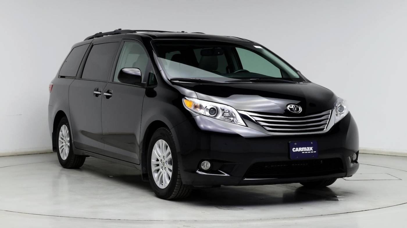 2016 Toyota Sienna XLE — Minivan — 44,980 mi — Naperville, IL