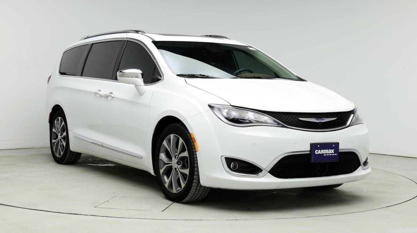2018 Chrysler Pacifica Limited — Minivan — 58,865 mi — Naperville, IL
