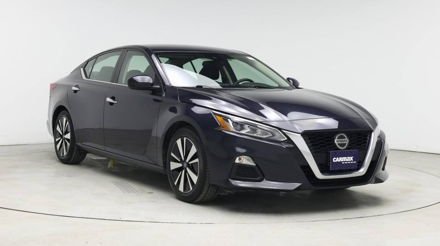 2022 Nissan Altima SV — Sedan — 55,875 mi — Naperville, IL