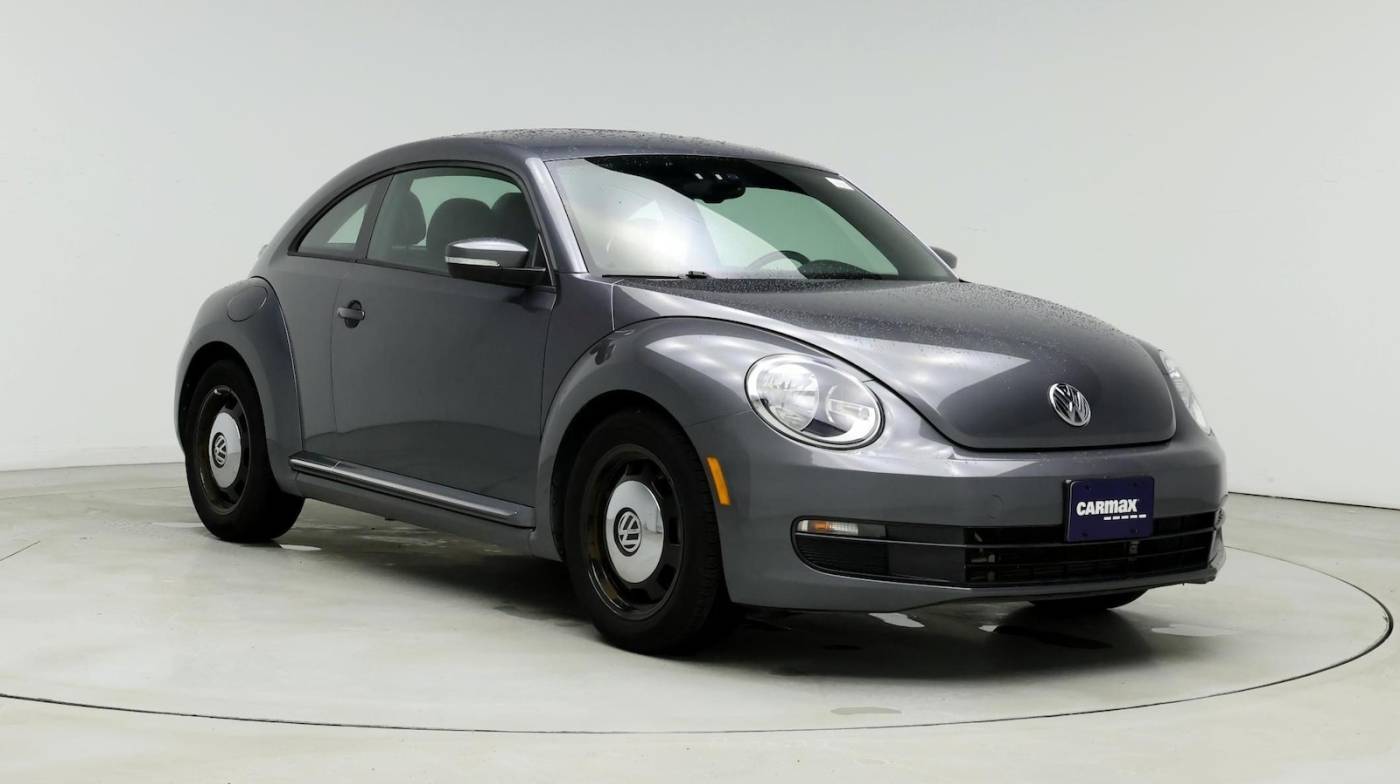 2016 Volkswagen Beetle 1.8T SE — Hatchback — 17,179 mi — Naperville, IL