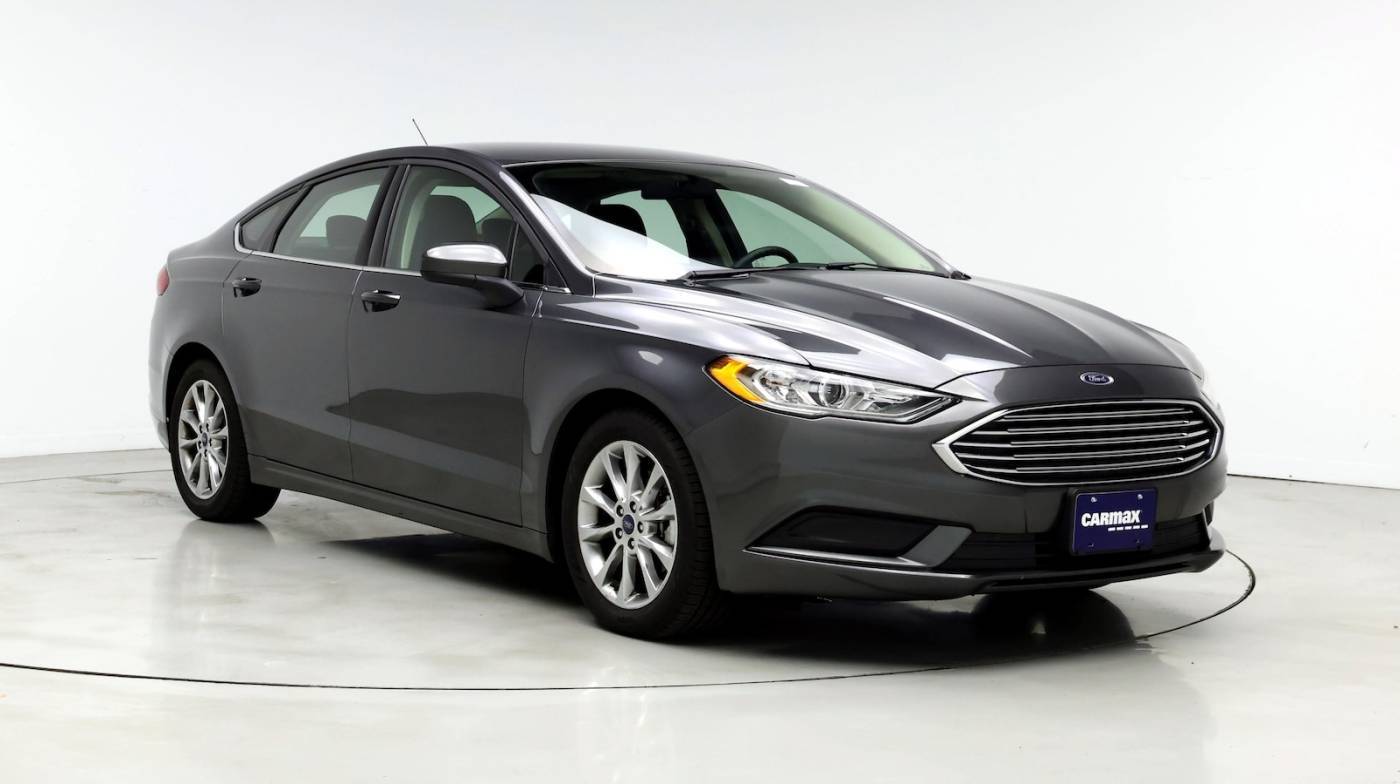2017 Ford Fusion SE — Sedan — 81,466 mi — Naperville, IL