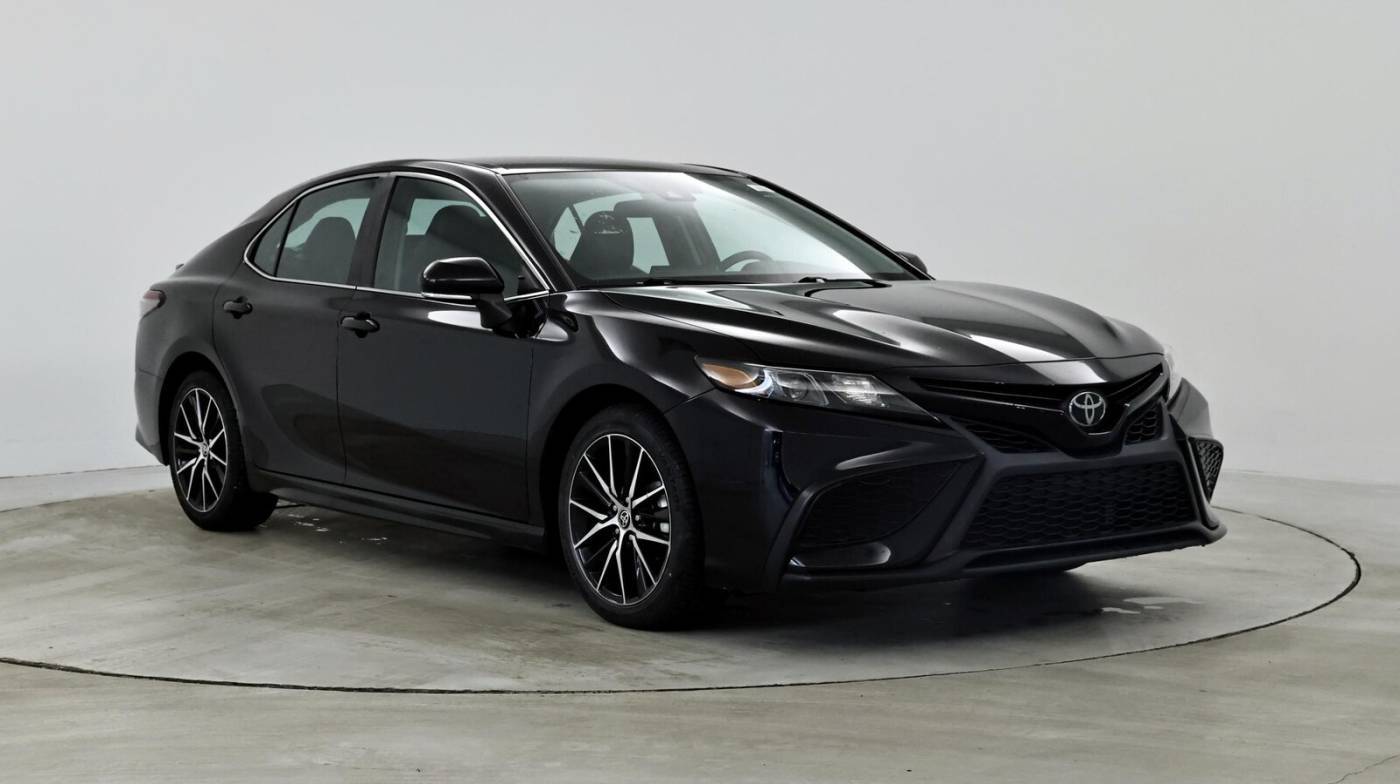 2022 Toyota Camry SE — Sedan — 24,874 mi — Norcross, GA