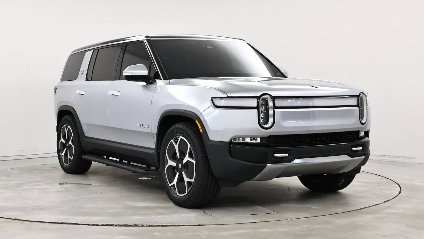 2024 Rivian R1S