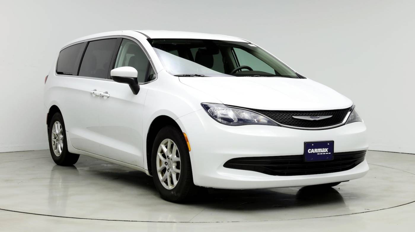 2017 Chrysler Pacifica Touring — Minivan — 70,353 mi — Oak Lawn, IL