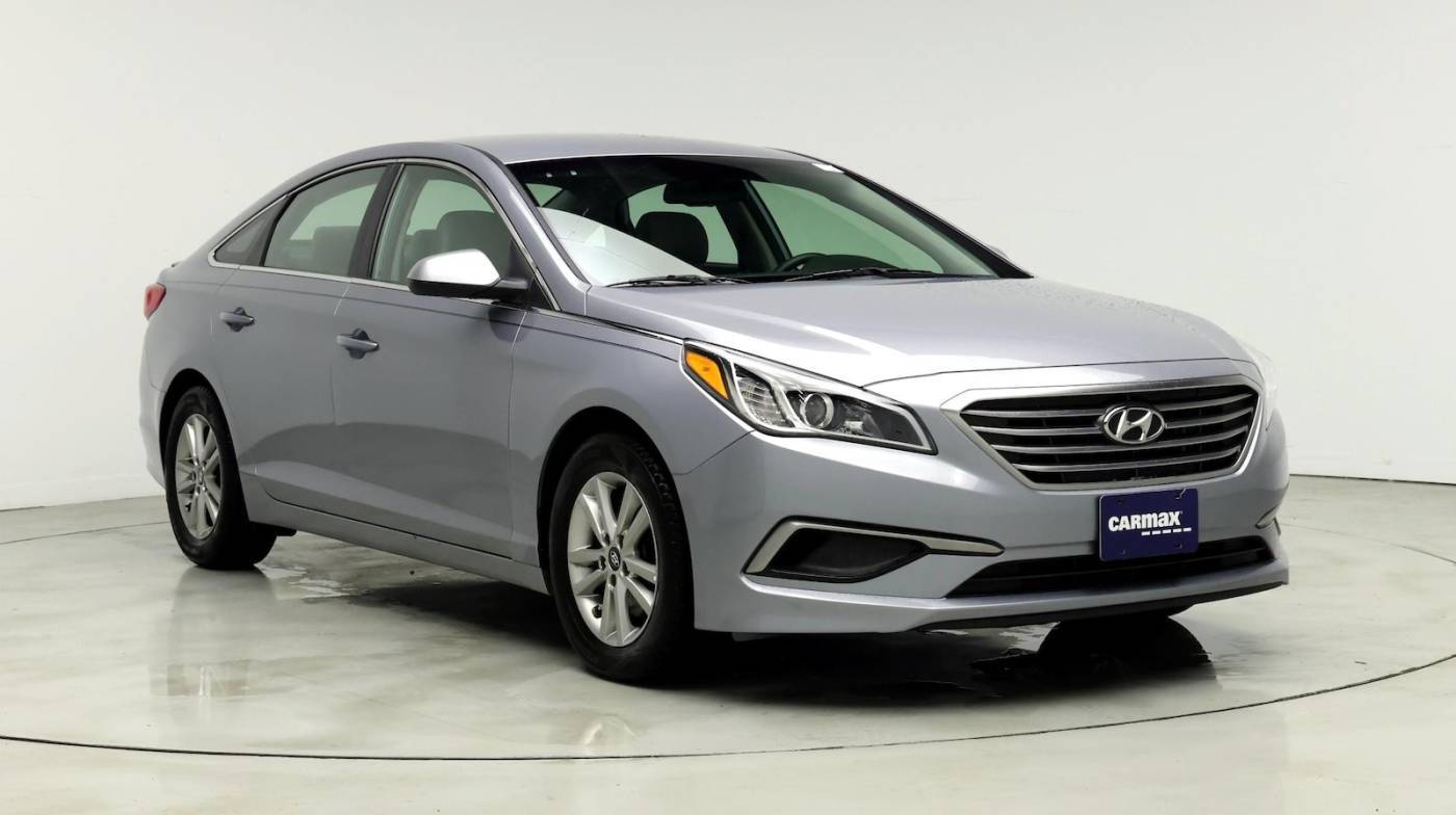 2017 Hyundai Sonata SE — Sedan — 58,877 mi — Oak Lawn, IL