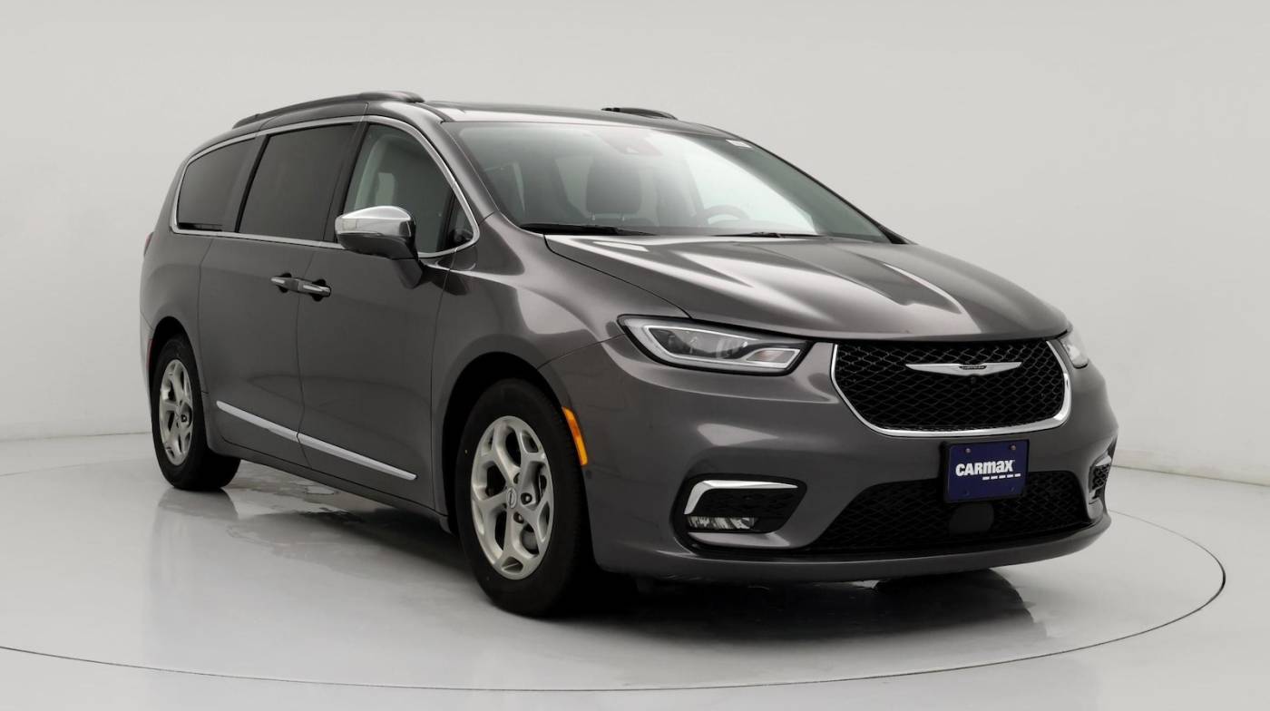 2022 Chrysler Pacifica Limited — Minivan — 49,441 mi — Omaha, NE