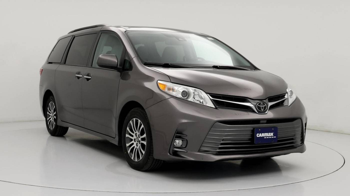 2020 Toyota Sienna XLE Premium — Minivan — 104,173 mi — Omaha, NE
