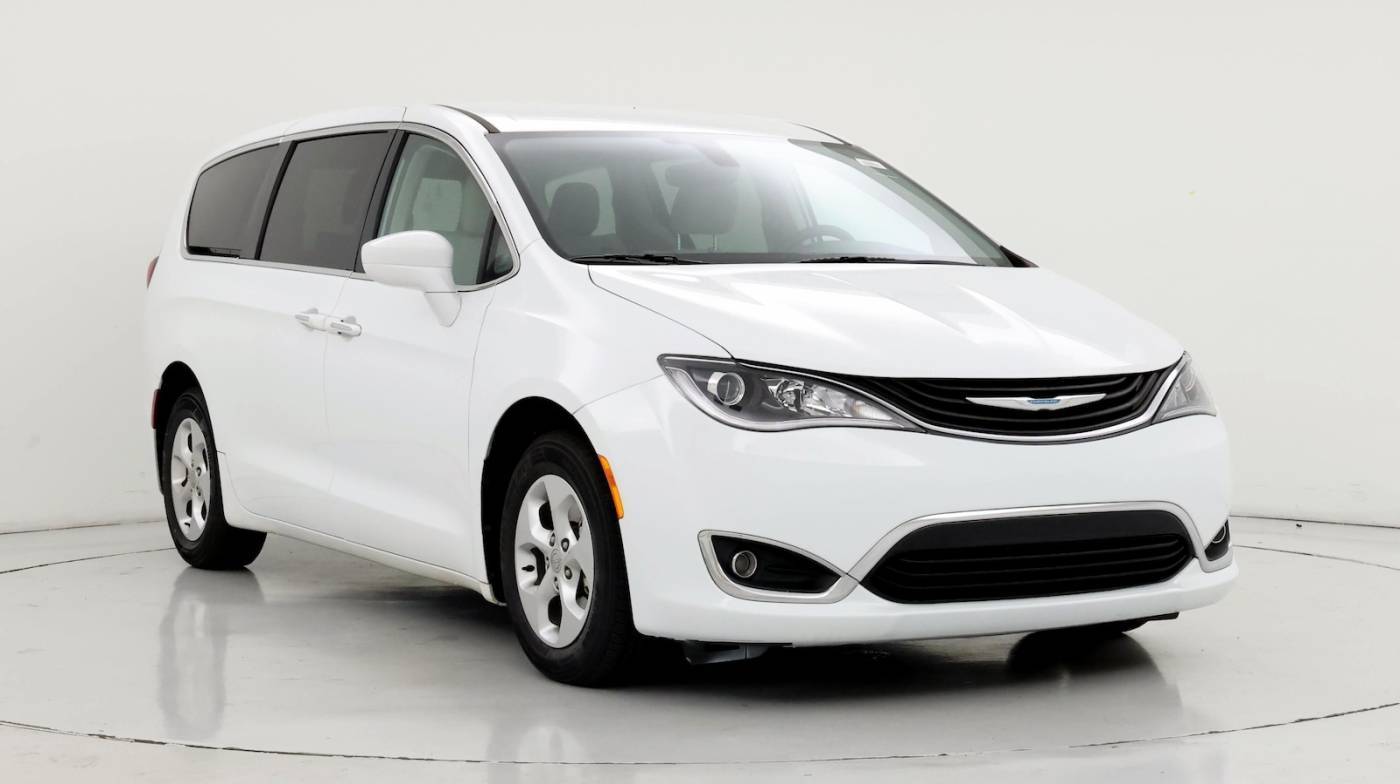 2018 Chrysler Pacifica Hybrid Touring Plus — Minivan — 56,242 mi — Omaha, NE