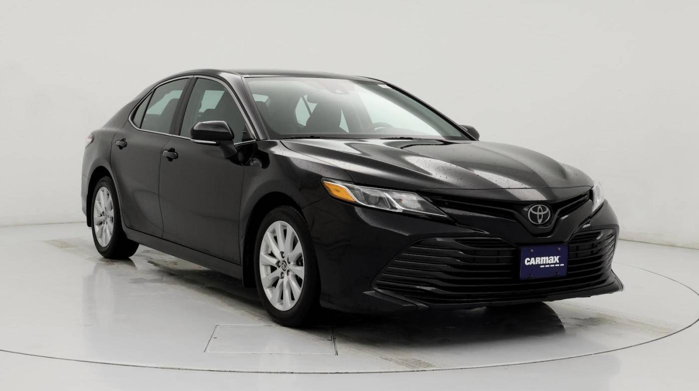 2020 Toyota Camry LE — Sedan — 33,958 mi — Omaha, NE