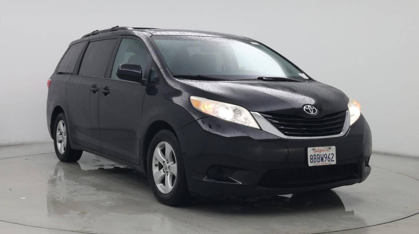 2017 Toyota Sienna LE — Minivan — 75,111 mi — Ontario, CA