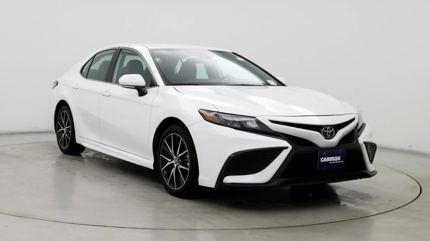 2024 Toyota Camry SE — Sedan — 15,492 mi — Ontario, CA
