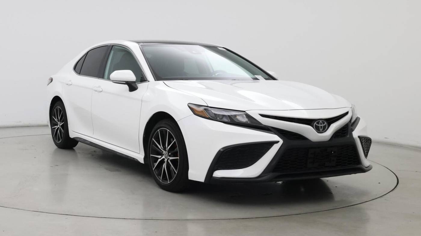 2024 Toyota Camry SE — Sedan — 14,440 mi — Ontario, CA