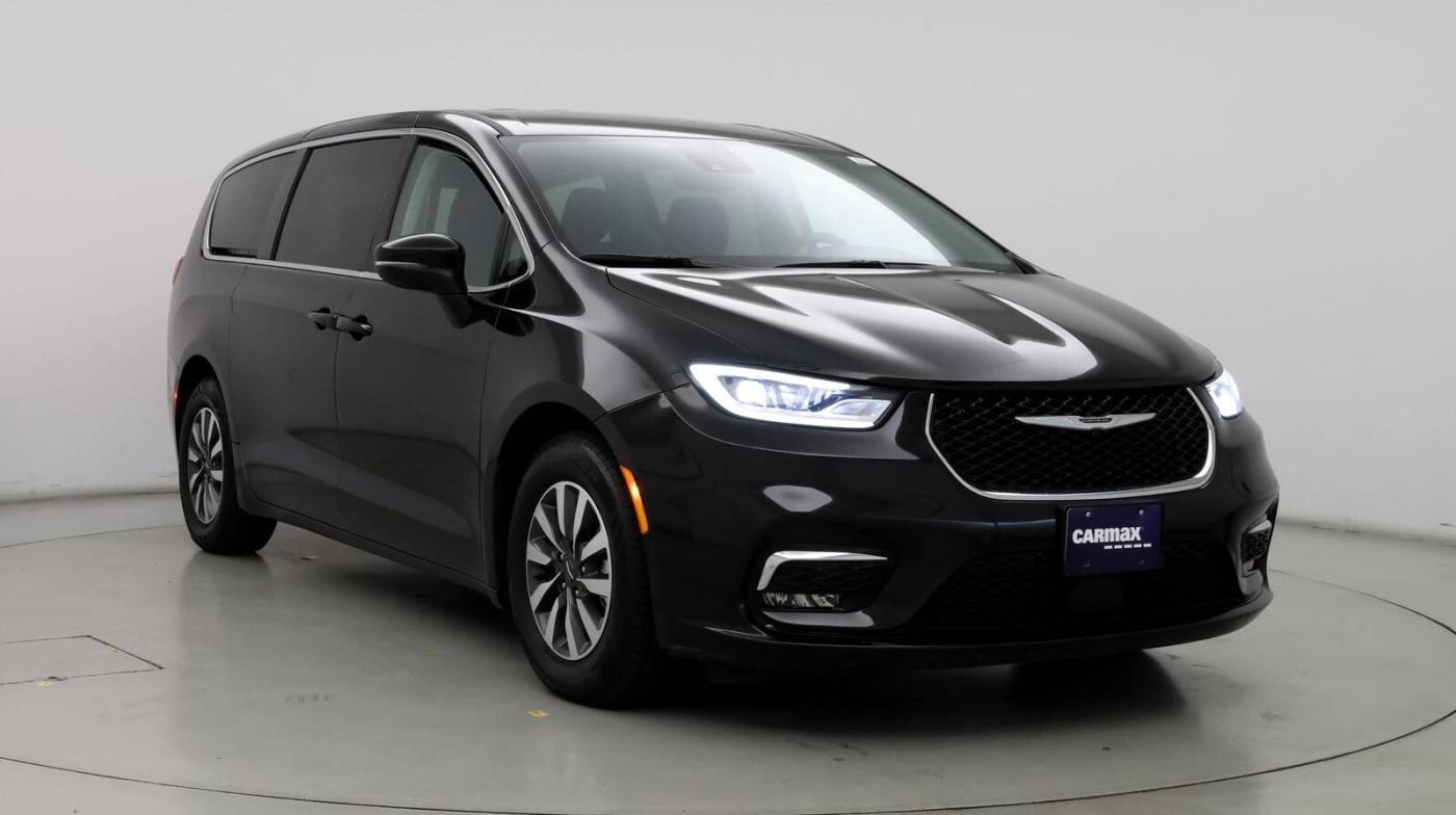 2023 Chrysler Pacifica Hybrid Touring L — Minivan — 29,888 mi — Ontario, CA