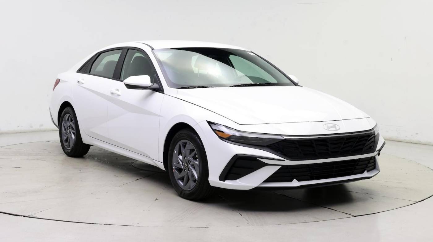 2024 Hyundai Elantra SEL — Sedan — 2,351 mi — Orlando, FL