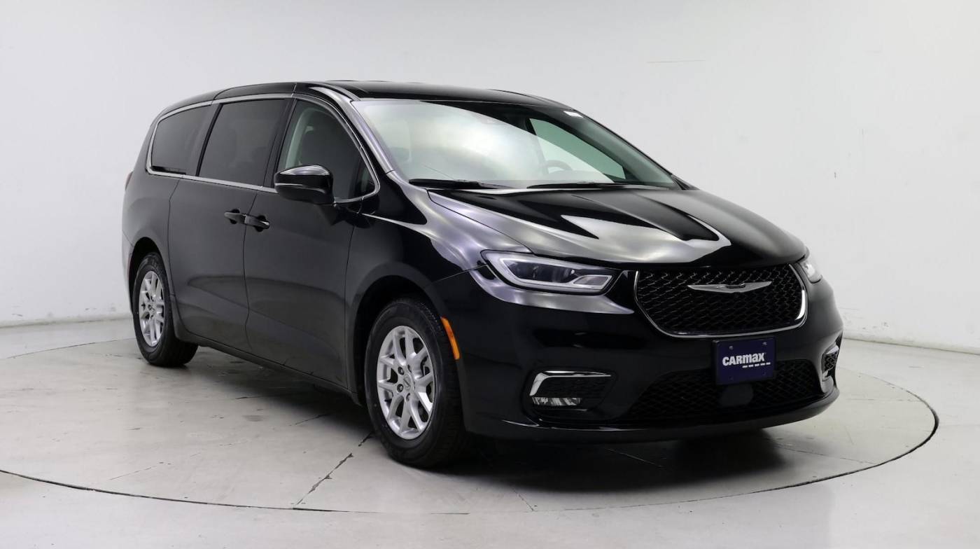 2023 Chrysler Pacifica Touring L — Minivan — 55,720 mi — Orlando, FL