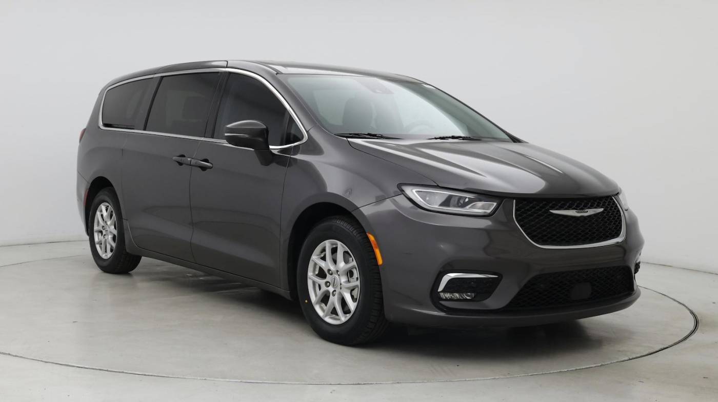 2023 Chrysler Pacifica Touring L — Minivan — 25,591 mi — Gilbert, AZ